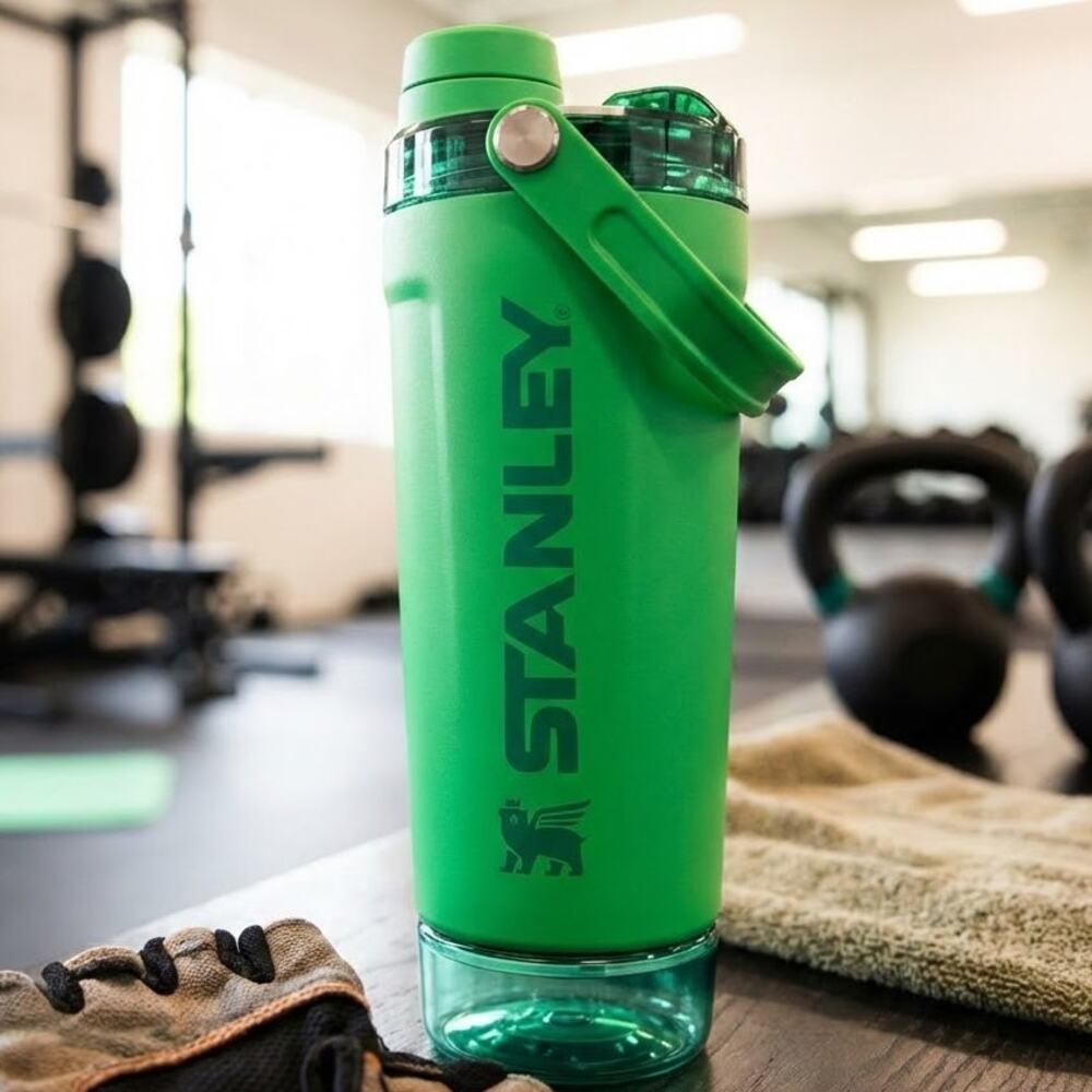 Brand New Stanley The Activate Vitalize Shaker Bottle 20oz - Meadow Green